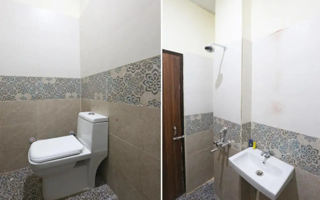 Blue Diamond Inn by OYO Rooms