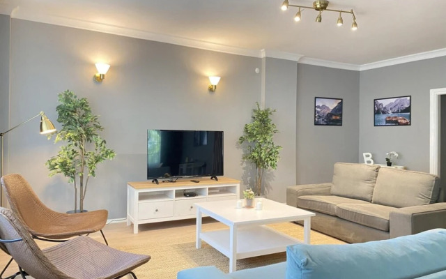 Missafir Stylish Flat Near Shopping Malls in Sisli