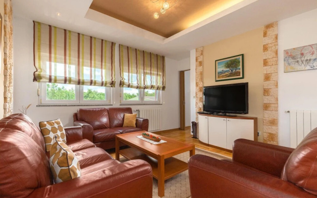 Nice Home in Porec With Wifi and 2 Bedrooms - Hotel in Porec - Photo 2
