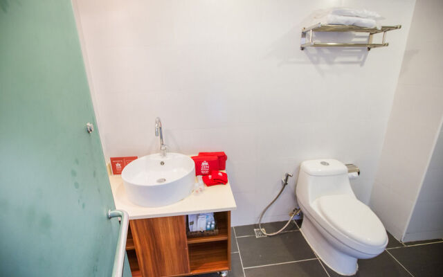 ZEN Rooms Arak Road 7 Days Inn