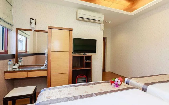 Daddy Chin Hostel
