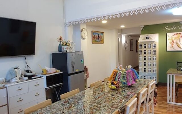 Smile Lanna Ladies Hostel - Caters to Women