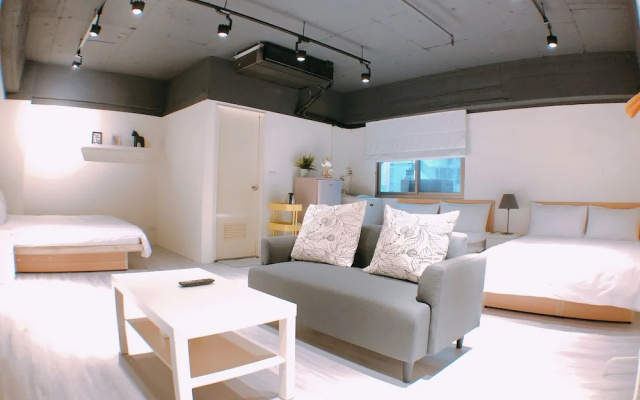 Taipei Apt.4 MRT Ximen Station Suite