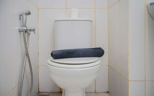 Cozy Studio Apartment at Tamansari Skylounge near Soetta Airport