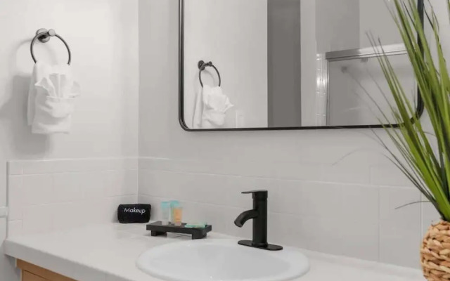 Brooksville Oasis! 3 Bedroom, Heated Pool Home