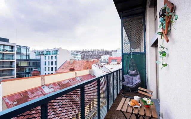 Apartments with balcony near center