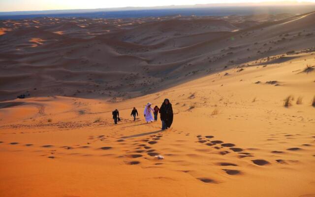 Moda Camp Merzouga - Camel Quad Sunboarding ATV