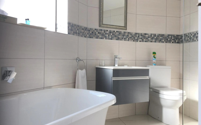 Misty Waves Boutique Hotel