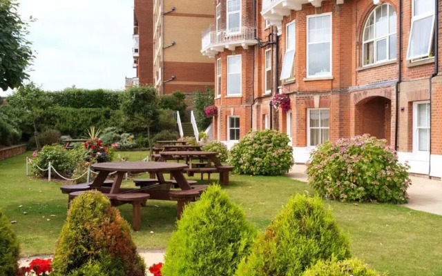 The Hotel Victoria