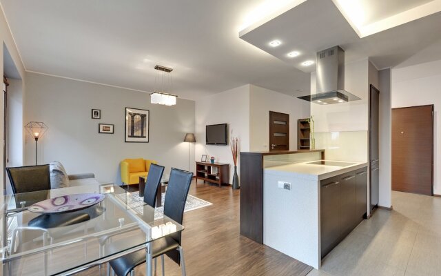 Blue Mandarin Apartments