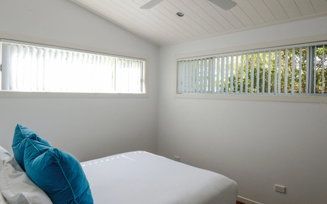 Surfside Cudmirrah Beach