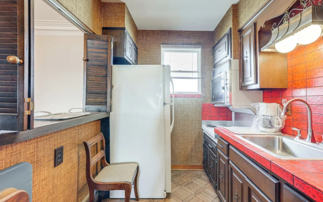 Beachfront Home ~ 7 Mi to Cape May!