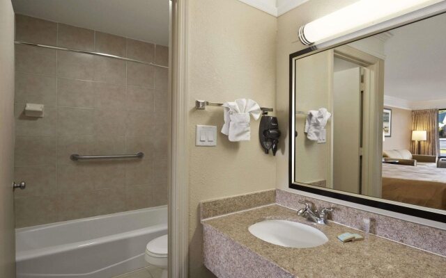 Studio 6 Suites Hinesville, GA