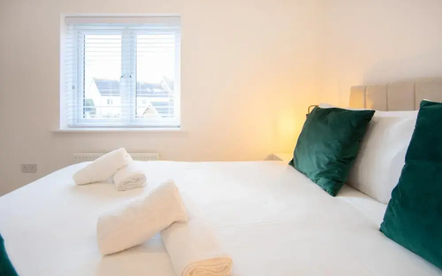 Fantastic House - Near Kempston Town Centre