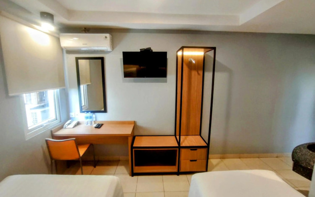 Studio One Hotel