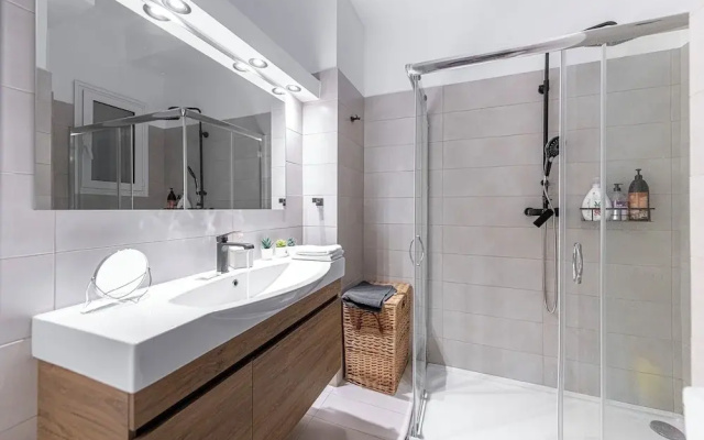 Alopece City Apartment