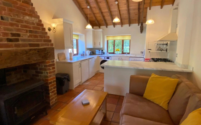 Brundish, Suffolk Barn, 2 Bed Idyllic 6 Acres