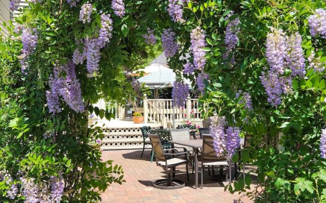 The Lamplighter Bed & Breakfast of Ludington