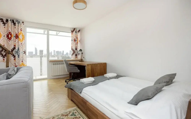 15th Floor Studio in Warsaw by Renters