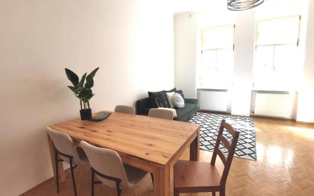 Modern & charming apartment with 2 bathrooms near city centre and main trainstation (Hauptbahnhof)