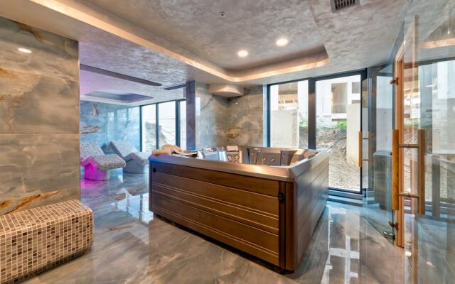 Golden Panorama Wellness & Spa