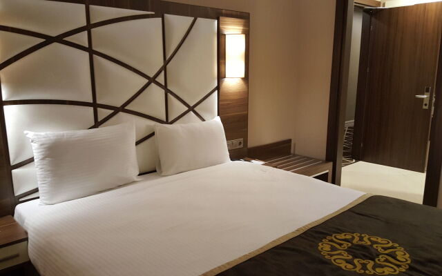 The Grand Mira Hotel