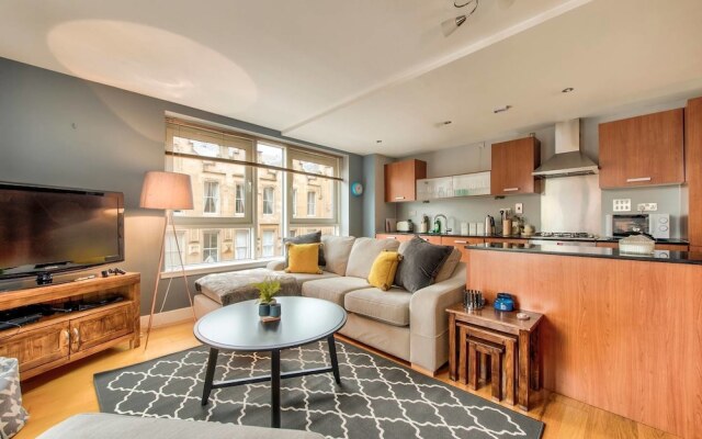 Modern 2 Bed Merchant City Apt With Lift