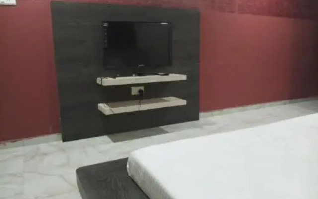 Hinglaj Hotel and Restaurant