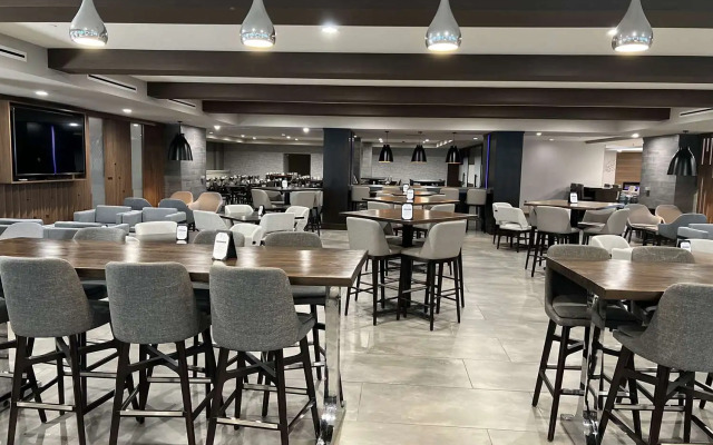 Doubletree by Hilton Bloomington - Minneapolis South
