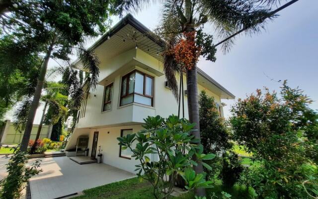 The Farmhouse by EDL