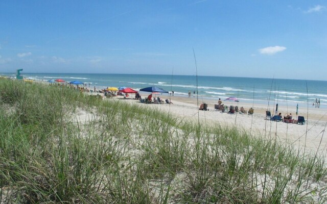 Beach House Inn and Suites
