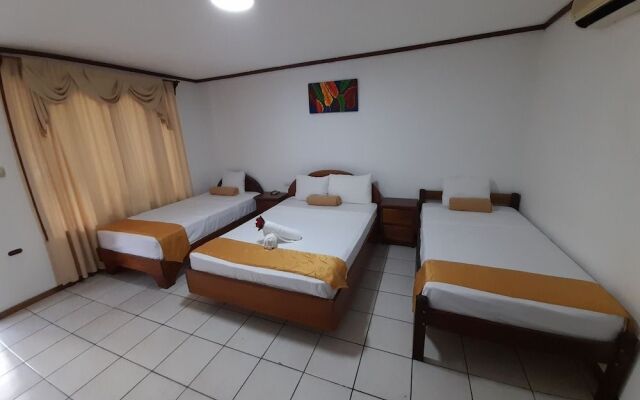Arenal Container Hostel