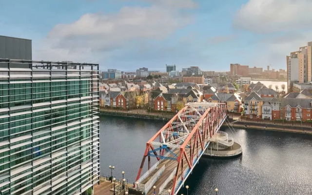 Host Stay - Canal View Apartment