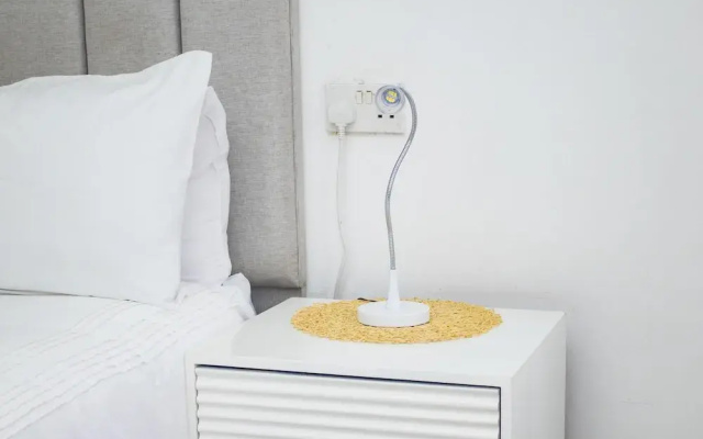 Centrally Located 1 Bedroom Apartment - 2361