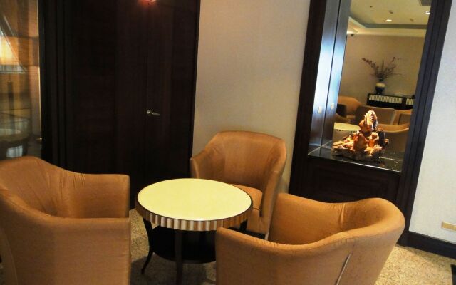 Nisus Hotel
