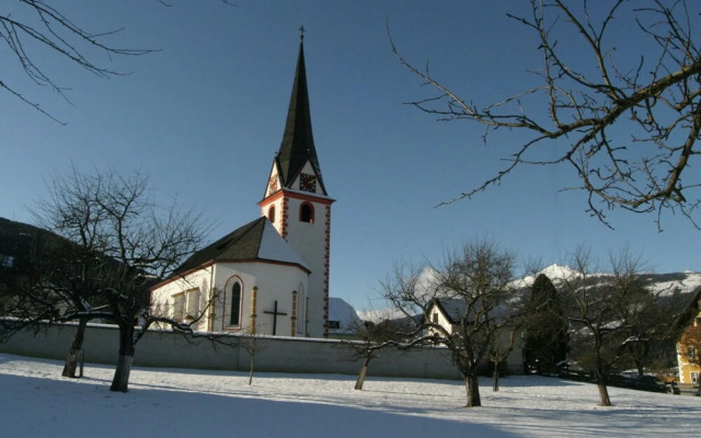 Splendid Chalet with Garden, Bbq, Balcony, Heating, Parking