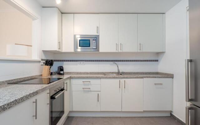 2297 Superb 2 bedrooms with seaview
