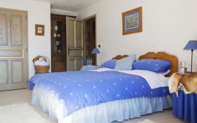 Aravis Holidays 7 Bedroom Chalet