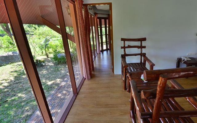 Alongkot Beach Resort Khanom