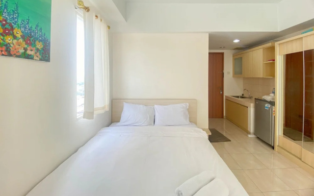 Homey And Cozy Stay Studio Margonda Residence 3 Apartment