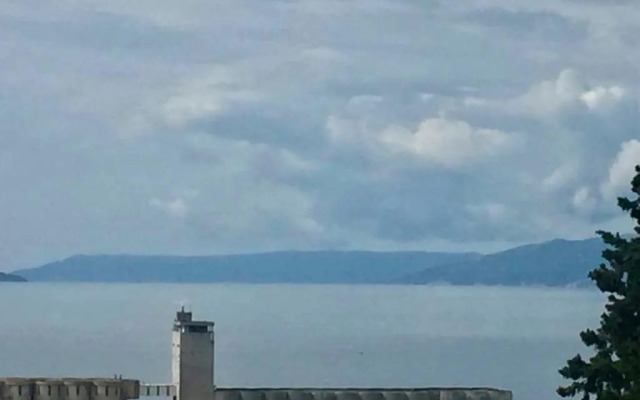 APARTMENT MAX 4 stars