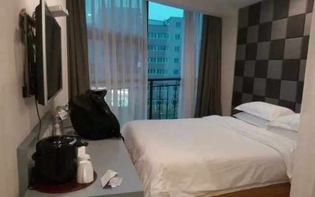 Home Inn (Jinhua Municipal Government Bayi South Street Subway Station)