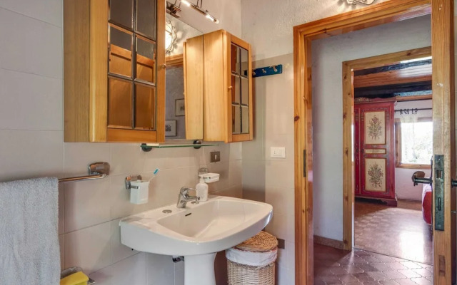 Cozy Detached House, Wide Garden, Wifi