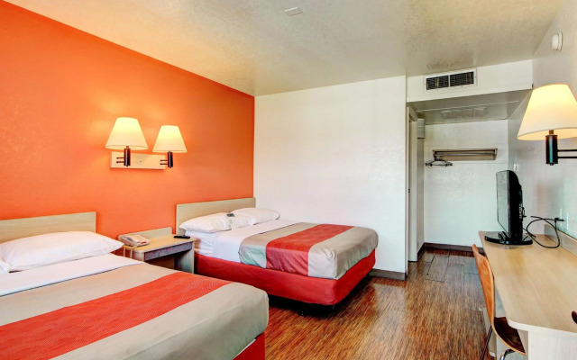 Motel 6 Denver, CO - Airport