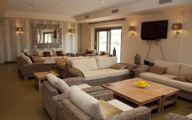 The Suites At San Roque Club