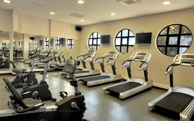 Hennessy Park Hotel