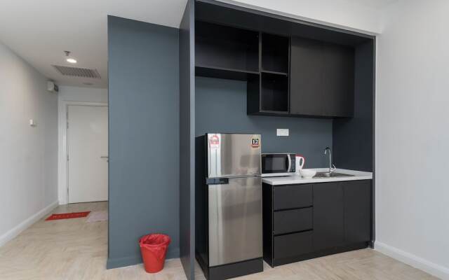 OYO Home 44050 Essential Studio Empire Marriot