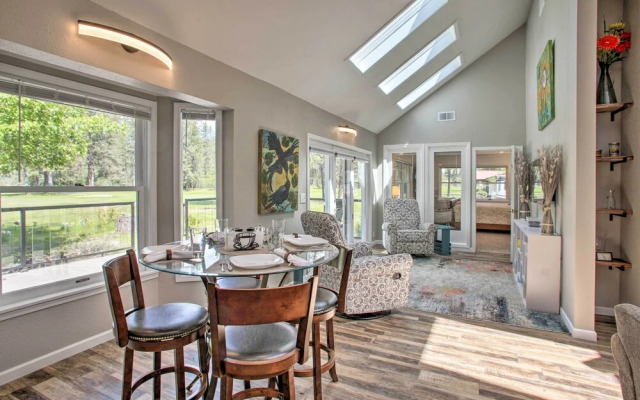 All-seasons Chewelah Home: Fish, Golf & Ski!