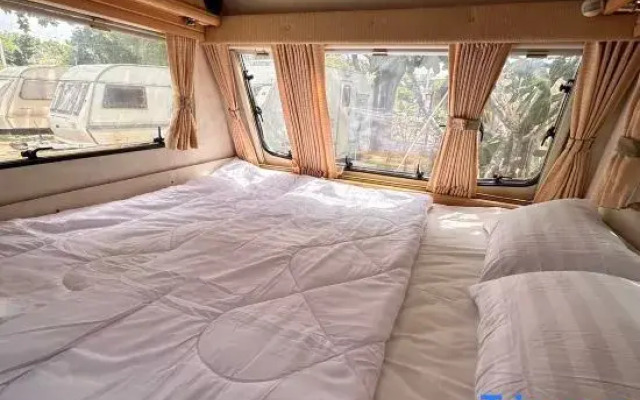 White House Beach Camping Caravans