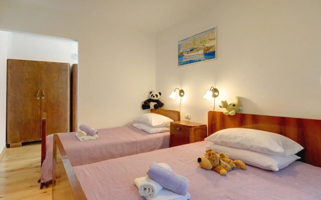 Villa in Batlug With Private Pool